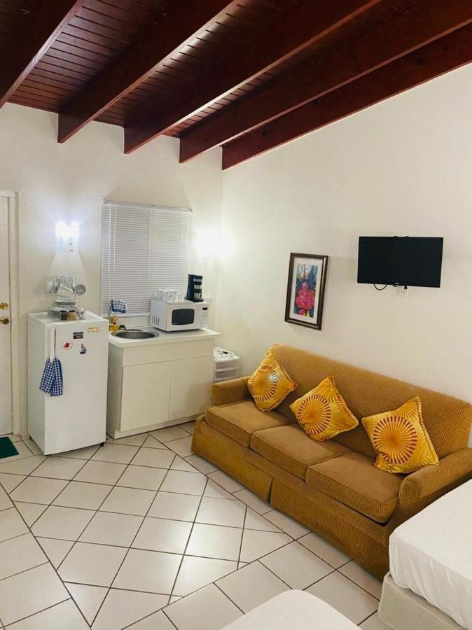 Courtesy Apartments Aruba Oranjestad Eksteriør billede